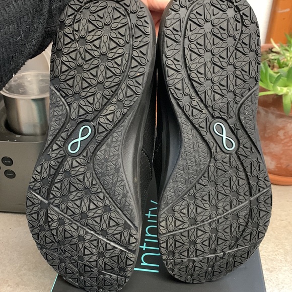 Infinity by Cherokee - Picture 5 of 9